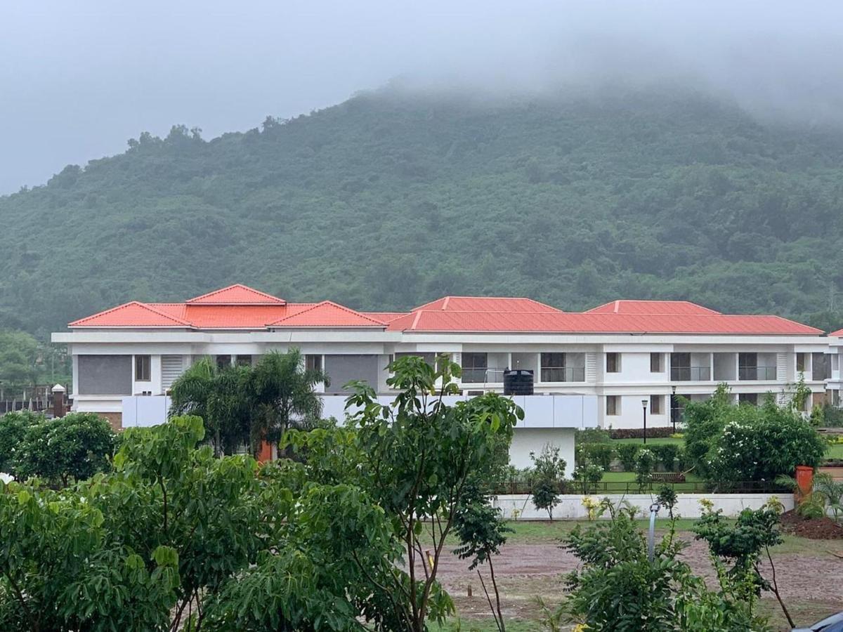 Mizzle Apartment โลนาวาลา ภายนอก รูปภาพ