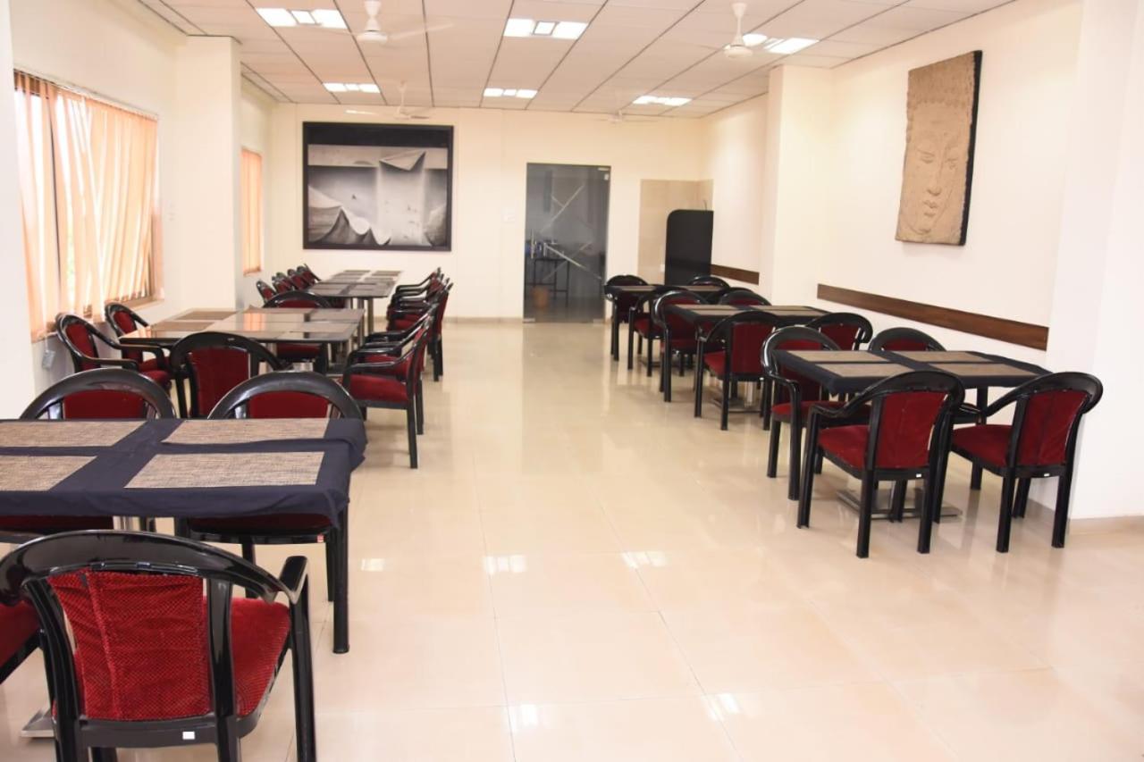 Mizzle Apartment โลนาวาลา ภายนอก รูปภาพ