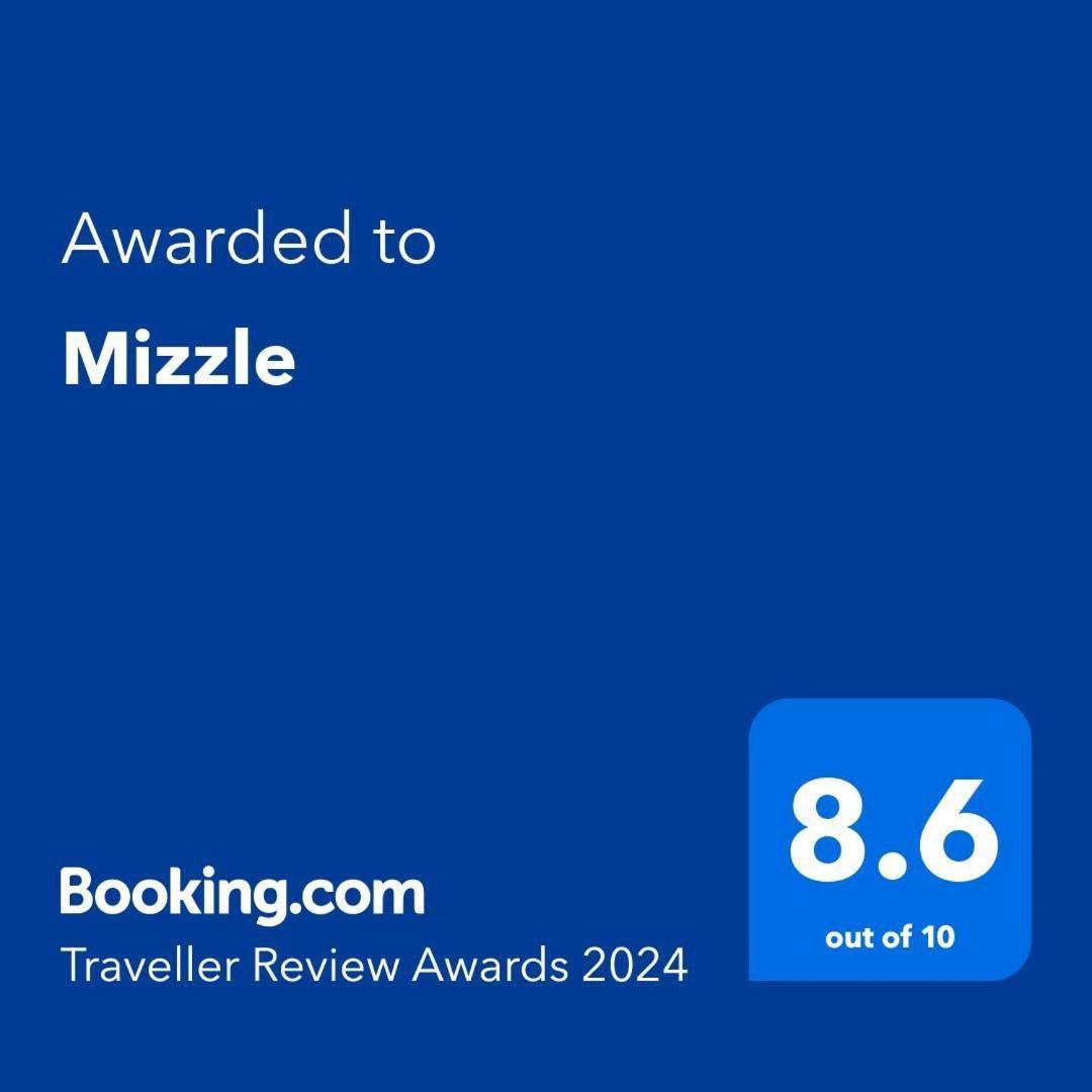 Mizzle Apartment โลนาวาลา ภายนอก รูปภาพ